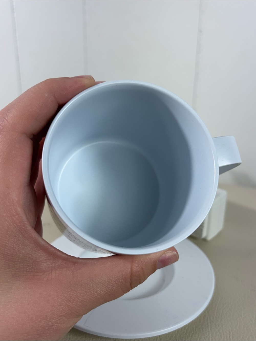 Ember Heated Mug 10oz Coffee Tea Drink Mug White w/ Charging Stand Gift Travel - Picture 3 of 5